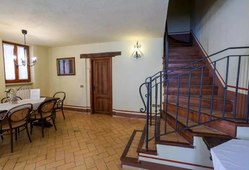 Standard Neljän Hengen Huone, Albergo Diffuso Borgo Montemaggiore