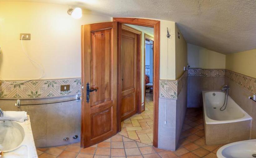 Четырехместный Номер Стандарт, Albergo Diffuso Borgo Montemaggiore