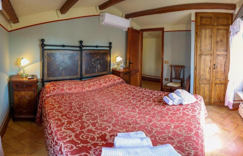 Четырехместный Номер Стандарт, Albergo Diffuso Borgo Montemaggiore