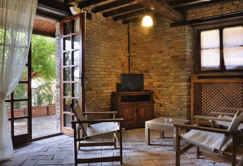 Апартаменты 2 Спальни, Albergo Diffuso Borgo Montemaggiore