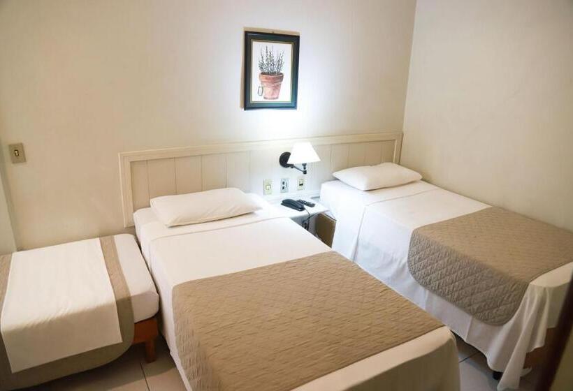 标准三人间, Bh Palace