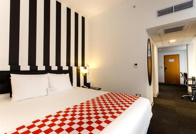 جناح جونيور, Costa Del Sol Wyndham Lima City