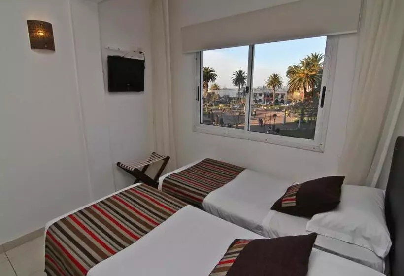 اتاق استاندارد چهار تخته, De La Plaza