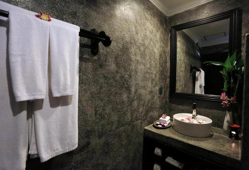 اتاق استاندارد با چشم‌انداز استخر, Khmer Mansion Boutique