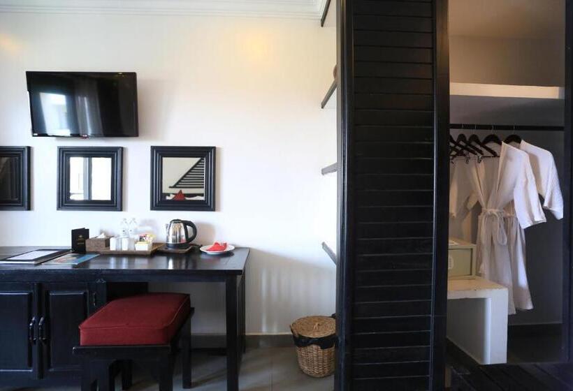 اتاق استاندارد با چشم‌انداز استخر, Khmer Mansion Boutique
