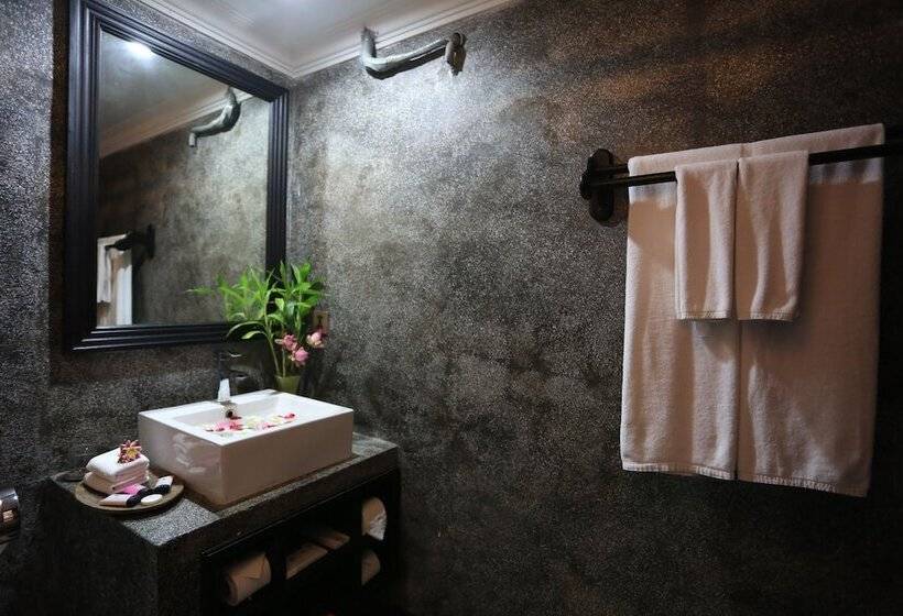 اتاق استاندارد با چشم‌انداز استخر, Khmer Mansion Boutique
