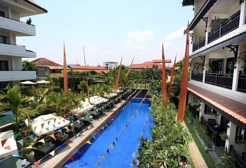 اتاق استاندارد با چشم‌انداز استخر, Khmer Mansion Boutique