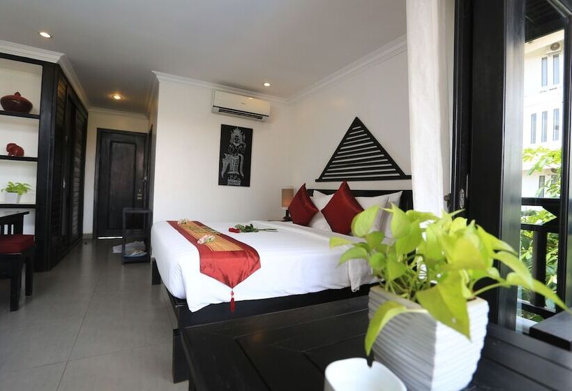 اتاق استاندارد با چشم‌انداز استخر, Khmer Mansion Boutique