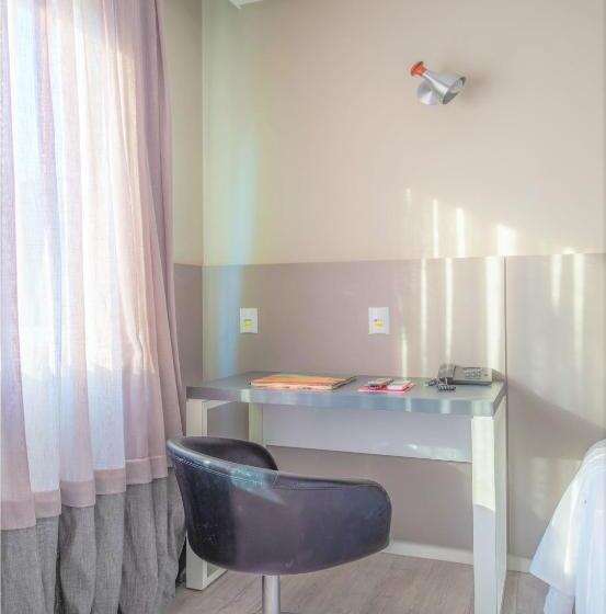 اتاق استاندارد, Melo