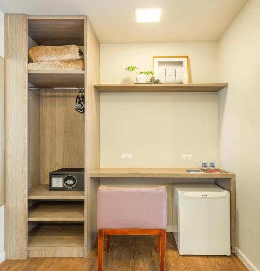 اتاق استاندارد سه نفره, Melo