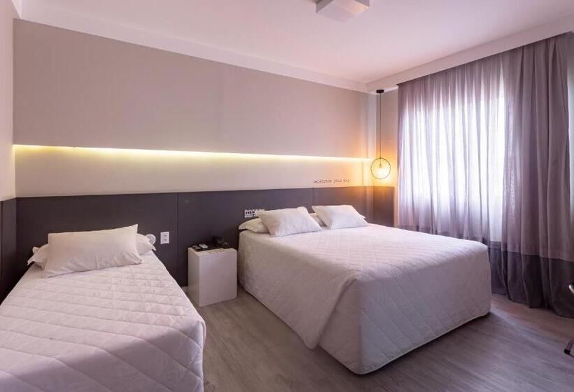 اتاق استاندارد سه نفره, Melo