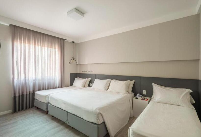 اتاق استاندارد چهار تخته, Melo