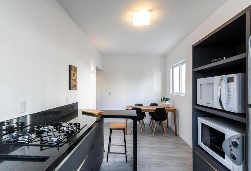 خانه 2 خوابه, Melo