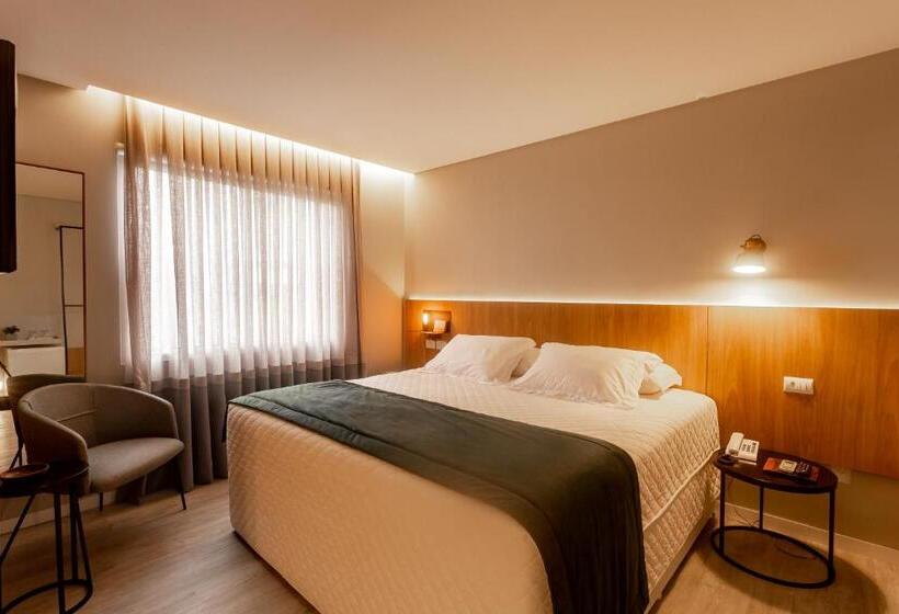 سوئیت با تخت بزرگ, Melo