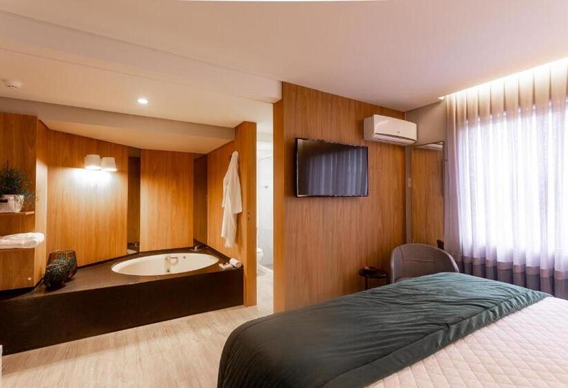 سوئیت با تخت بزرگ, Melo