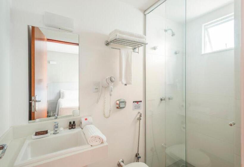 اتاق استاندارد, Melo