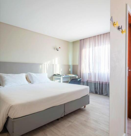 اتاق استاندارد, Melo