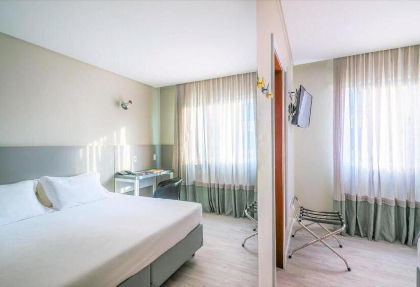 اتاق استاندارد, Melo