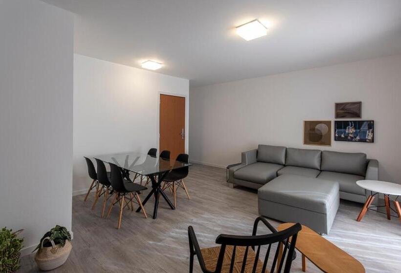 خانه 2 خوابه, Melo