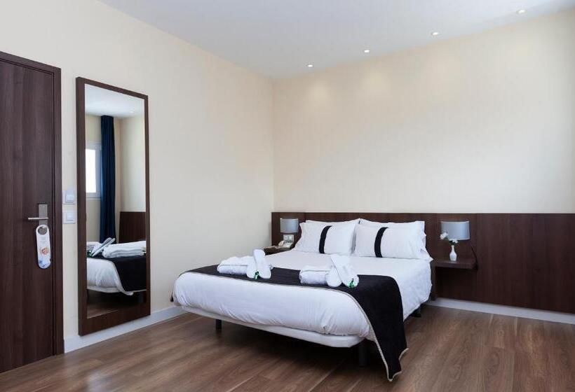 غرفة قياسية مزوَّدة بتراس, Olympia Universidades