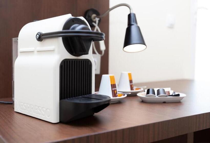 غرفة قياسية مزوَّدة بتراس, Olympia Universidades