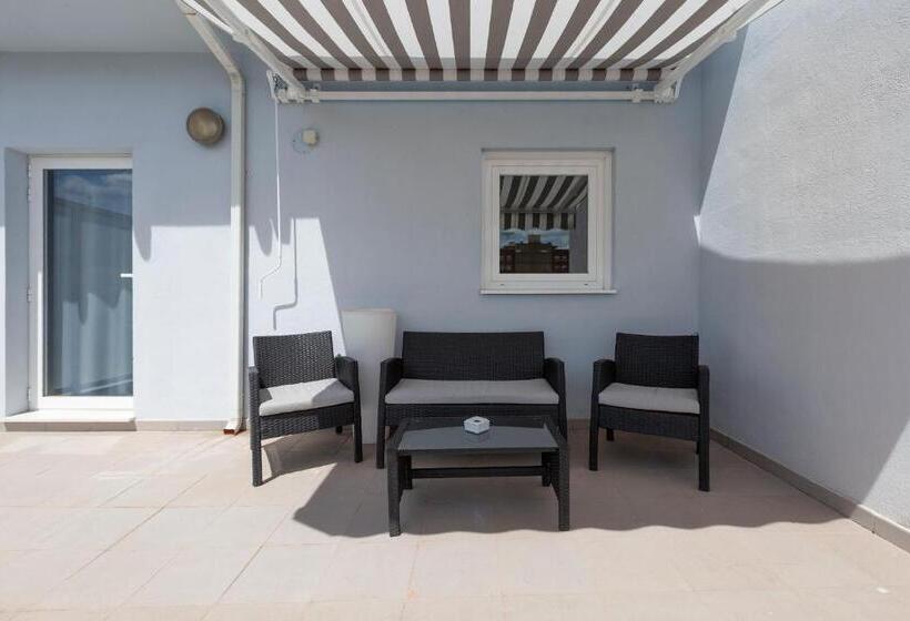 غرفة قياسية مزوَّدة بتراس, Olympia Universidades