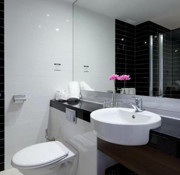 غرفة قياسية, Olympia Universidades