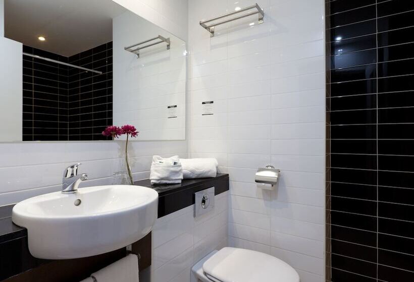 غرفة قياسية, Olympia Universidades