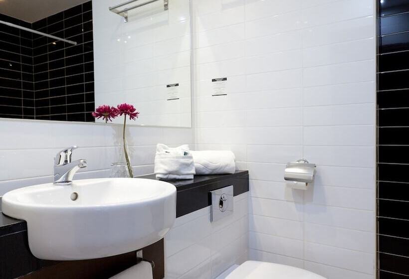 غرفة قياسية, Olympia Universidades