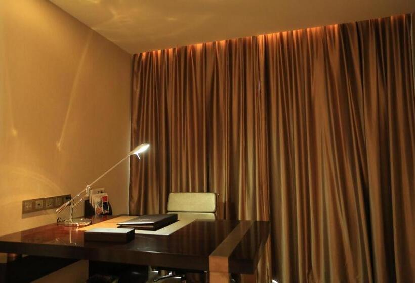 스위트 킹사이즈 침대, Ramada Yiyang Taojiang