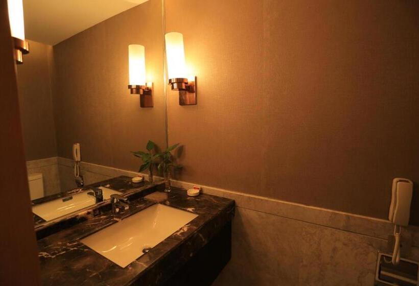 מיטת קינג בסוויטה, Ramada Yiyang Taojiang