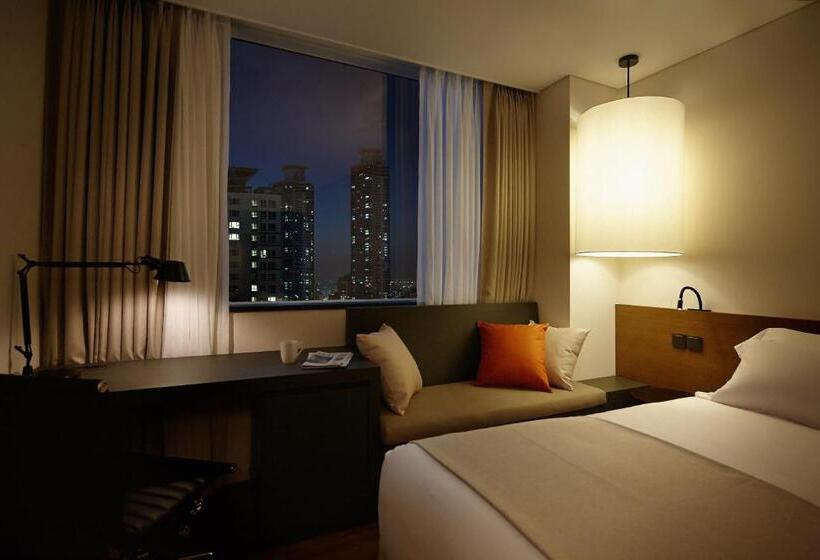 Номер Стандарт, Shilla Stay Jeju Airport