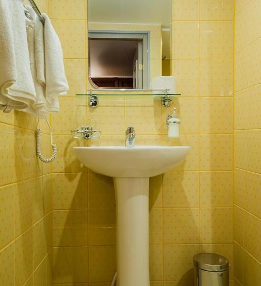 اتاق استاندارد, Three Crowns Residents