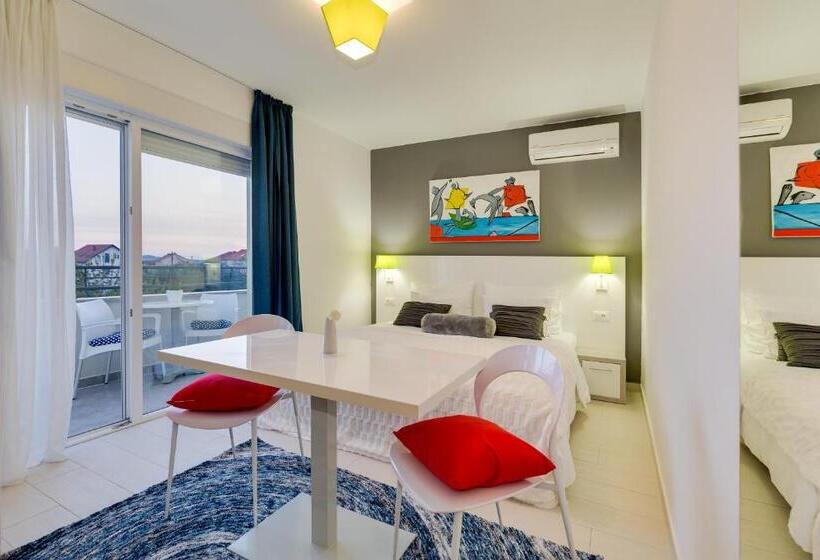 이코노미 룸, Villa Liburnum