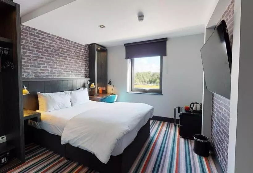 スタンダードルーム, Village Hotel Glasgow
