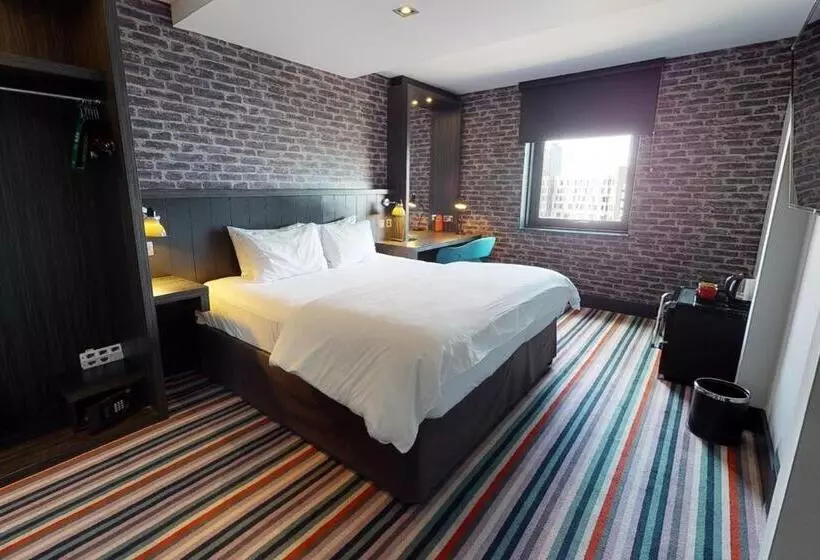スタンダードルーム, Village Hotel Glasgow