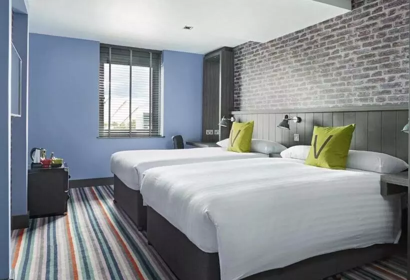 スーペリアールーム, Village Hotel Glasgow