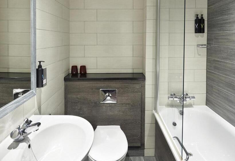Номер Клуб, Village Hotel Glasgow