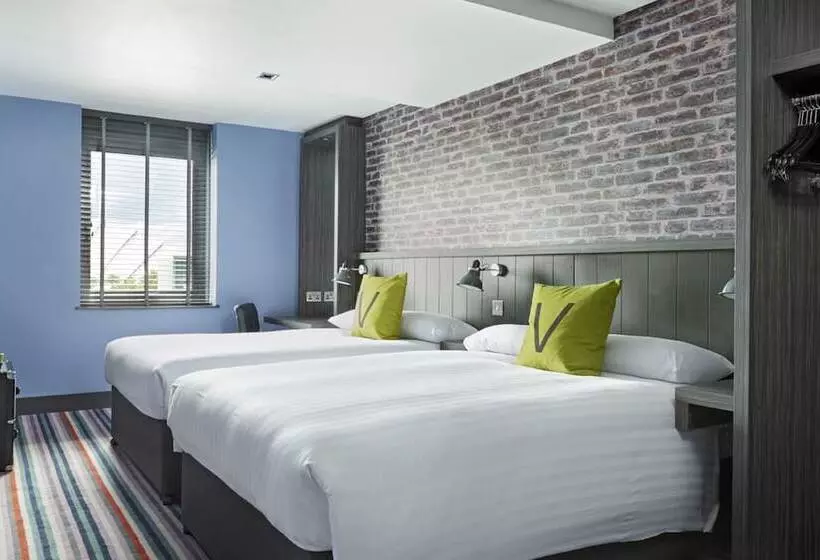 スーペリアールーム, Village Hotel Glasgow