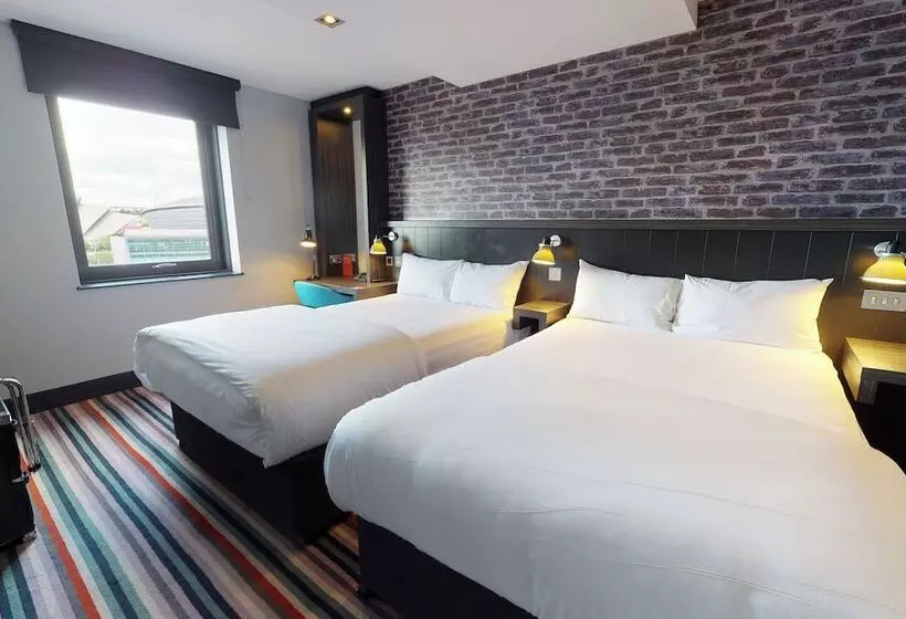スーペリアールーム, Village Hotel Glasgow
