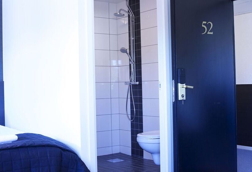 标准单人间, Nacka Stadshotell