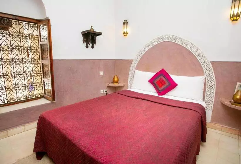سوییت, Riad Marelia