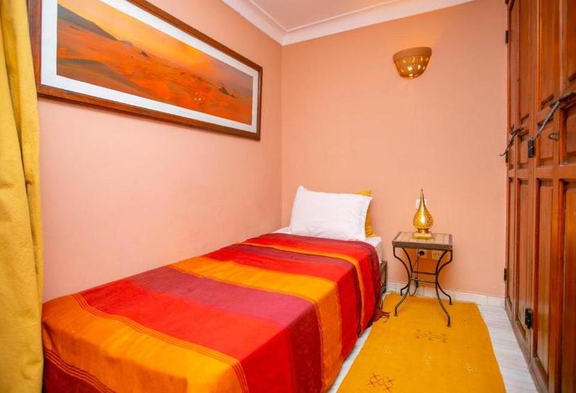 اتاق خانوادگی, Riad Marelia