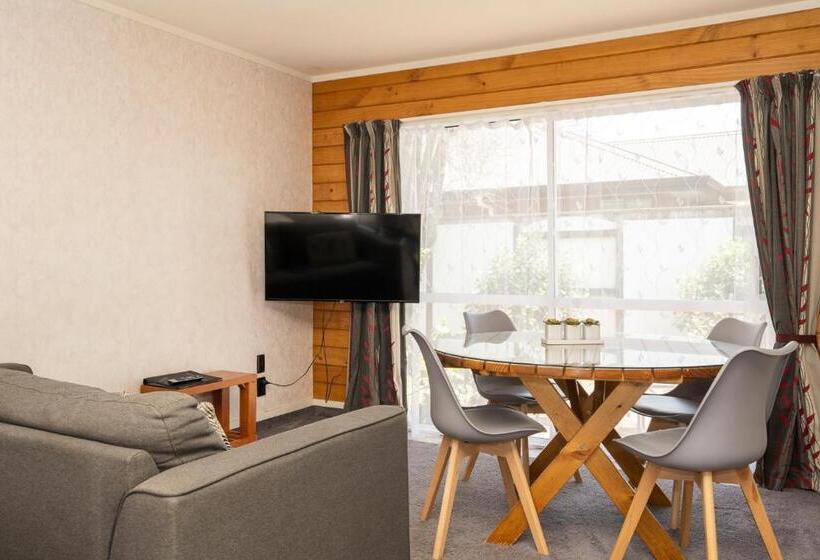 침실 1개 아파트, Tudor Park Motel