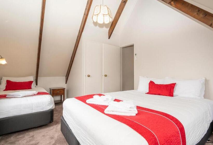 کلبه ییلاقی, Tudor Park Motel