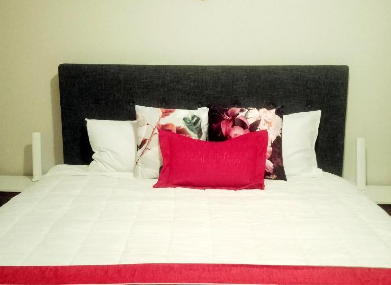 ویلای لوکس 1 خوابه, Tudor Park Motel