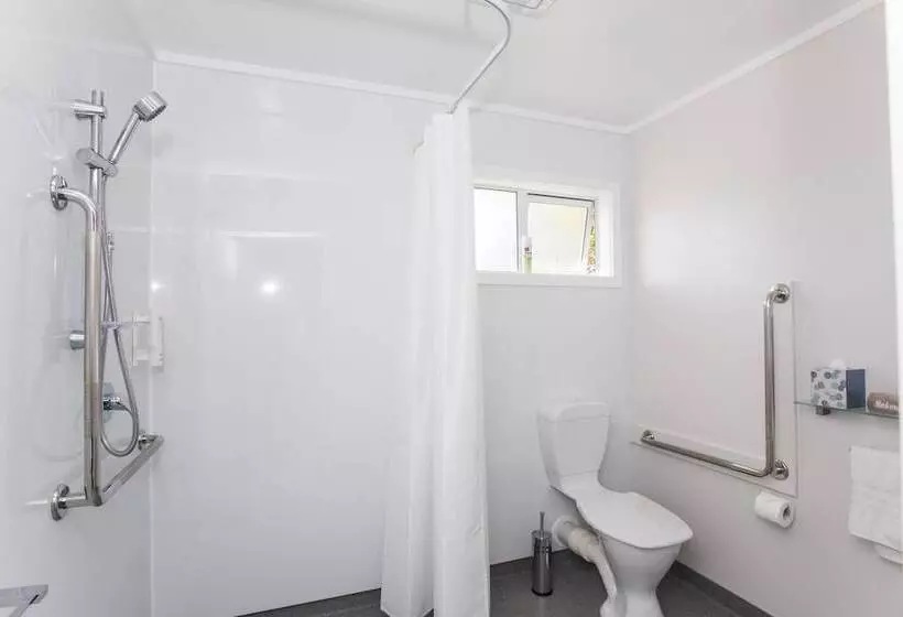 آپارتمان 2 خوابه, Tudor Park Motel