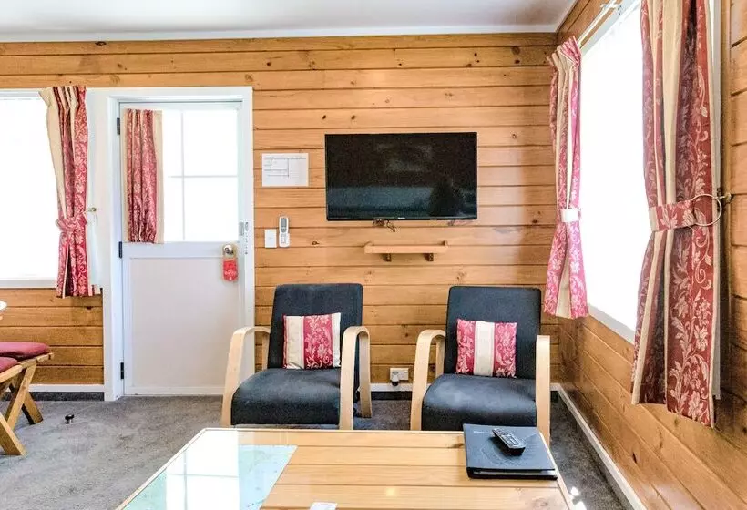آپارتمان 2 خوابه, Tudor Park Motel