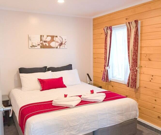 Апартаменты 2 Спальни, Tudor Park Motel