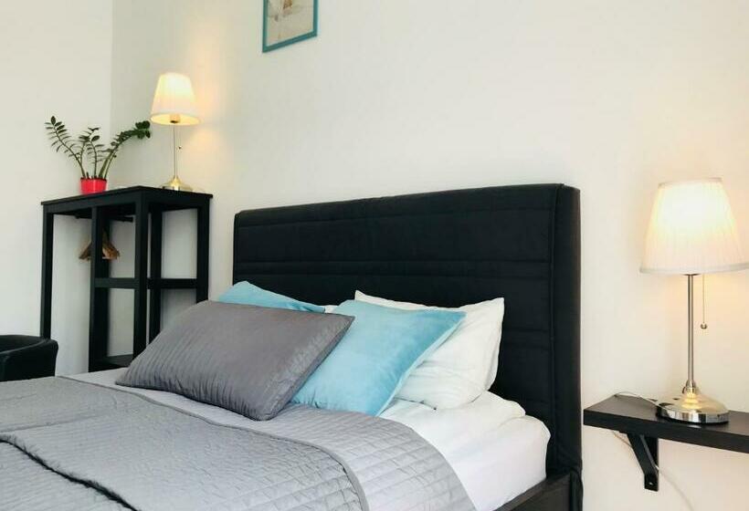 חדר סטנדרט עם מרפסת, Krakow Apartments & Rooms